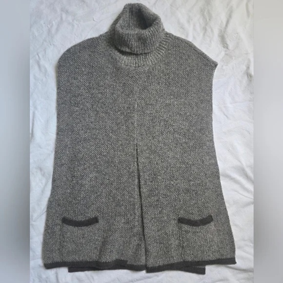 Turtleneck Wrap - Picture 1 of 10